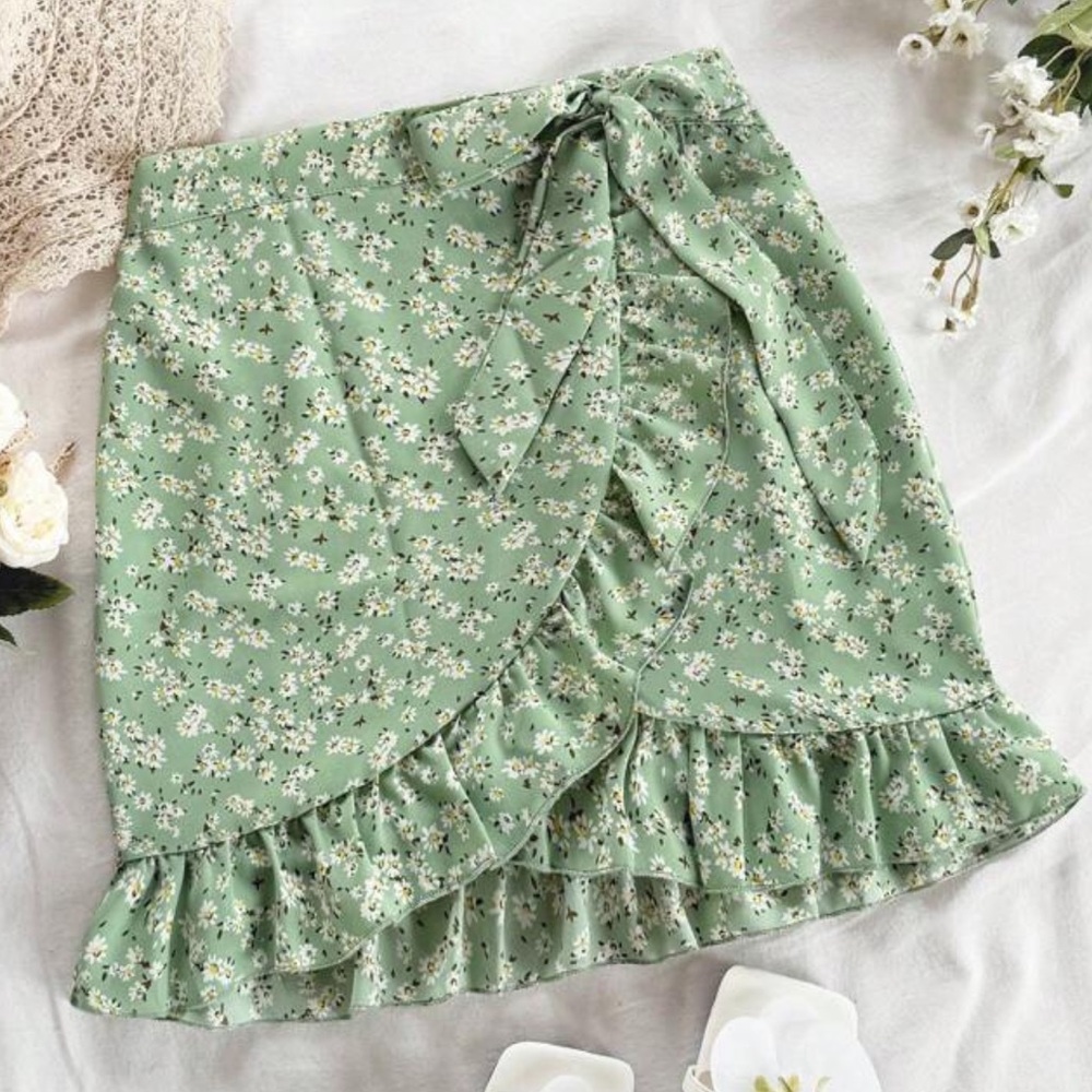 SHEIN Green Floral Mini Skirt